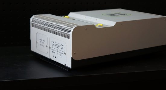 Quant-інверторний стабілізатор напруги нового покоління